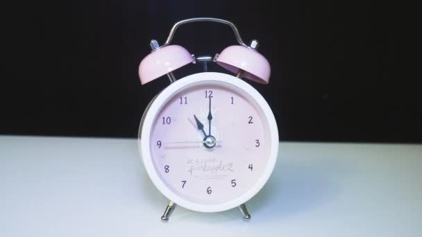 Classic Alarm Clock Hands Eleven Clock — Vídeo de Stock