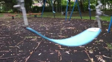 Mavi Salıncaklı Oyun Alanı 