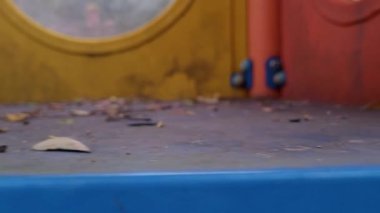 Kirli Orman Spor Salonu Yüzeyi Olan Oyun Alanı