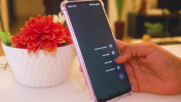 Using Health Tracking App Planning Rope Skipping — Vídeo de Stock