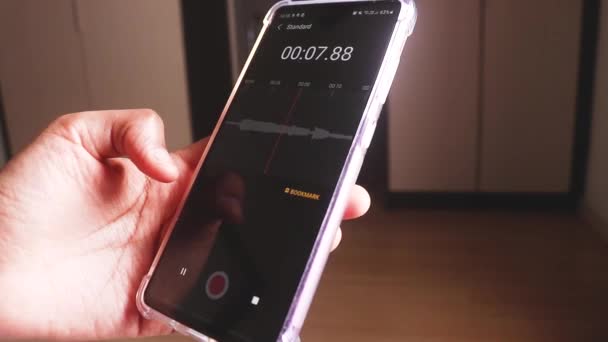 Een Voice Recording App Gebruiken Weggooien Van Een Opname — Stockvideo