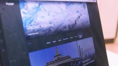 Google Earth 'ün web sitesine bakıyorum.