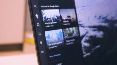 Google Earth 'ün web sitesine bakıyorum.