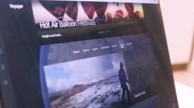 Google Earth 'ün web sitesine bakıyorum.