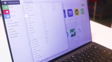 Google Playstore 'un Web Sitesinde Sörf
