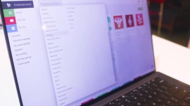 Google Playstore 'un Web Sitesinde Sörf