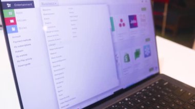 Google Playstore 'un Web Sitesinde Sörf