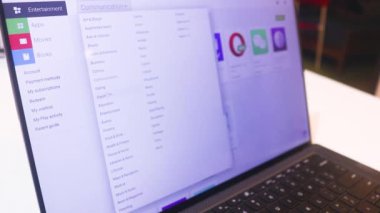 Google Playstore 'un Web Sitesinde Sörf