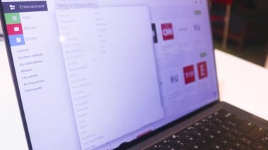 Google Playstore 'un Web Sitesinde Sörf