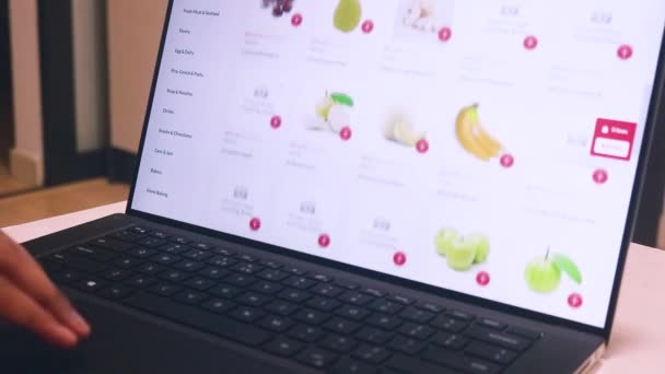 Cumpărături Pentru Alimente Laptop Fructe — Videoclip de stoc
