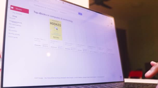 Surfing Google Playstore Books Section — Stock Video