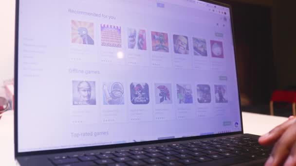 Serfing Google Play Store Game Section — стокове відео