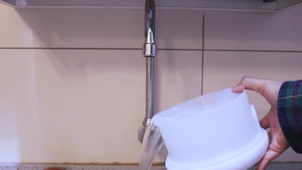 水を注ぐ加湿器 Pov — ストック動画