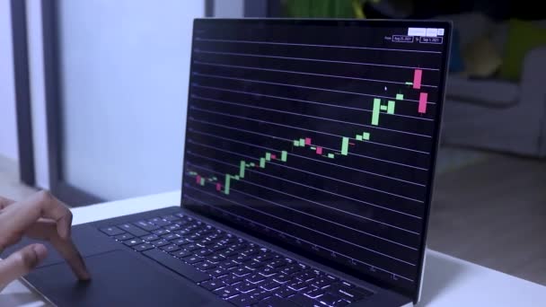 Side View Tanned Hands Laptop Checking Solana Stocks — Αρχείο Βίντεο