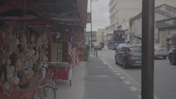 Asılı Şapkalı Sokak Oyalaması — Stok video