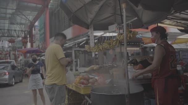 Hombre Chino Una Boina Puesto Frutas Ciudad China — Vídeos de Stock
