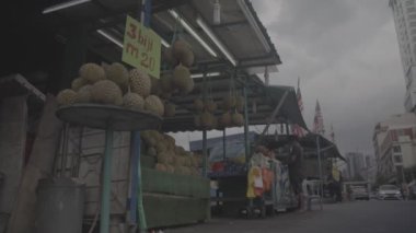 Durian Ekranında Meyve Durağı