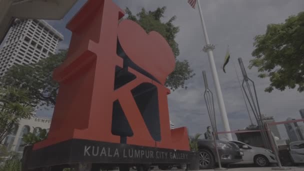 Galeri Kota Kuala Lumpur Tanda Dari Sudut Rendah — Stok Video