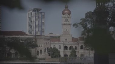 Bir Çalılığın Arkasından Mescid Jamek Cami Bölgesi