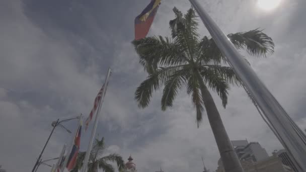 Plaza Merdeka Ciudad Kuala Lumpur Durante Día Banderas — Vídeos de Stock