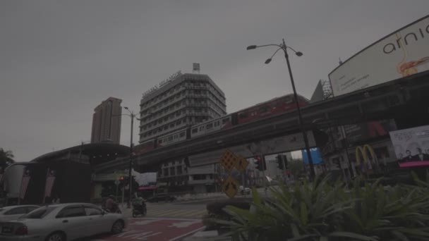 Przejeżdżający Pociąg Mieście Kuala Lumpur — Wideo stockowe
