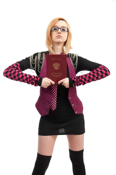 Beyaz zemin üzerinde bir lise diploması ile kız öğrenci — Stok fotoğraf