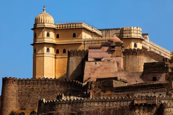 Kumbhalgarh Fort perto de ranakpur no estado de rajasthan na Índia — Fotografia de Stock