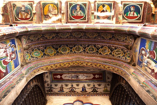 Détails du design de Muraraka haveli dans la ville de nawalgarh État du rajasthan en Inde — Photo