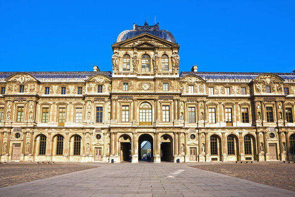 le louvre museum palace paris