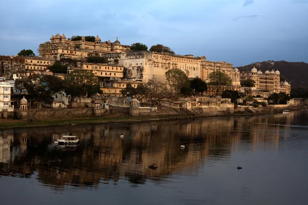 View of the lake of Udaipur in rajasthan state in india — Stock Photo, Image