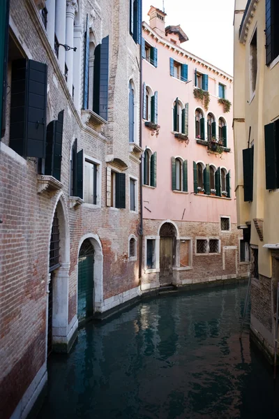 Kleine canal Venetië — Stockfoto