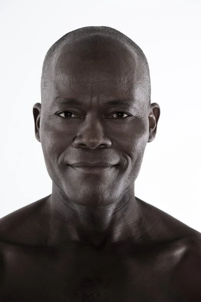 Όμορφος άντρας αφρο-αμερικανικό πορτρέτο — Φωτογραφία Αρχείου