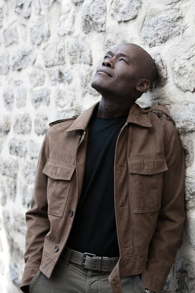 Bonito retrato do homem afro-americano — Fotografia de Stock