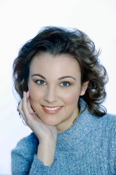 Portrait of a young and cute smiling woman — Stock Photo, Image