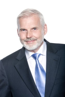 pozitifliği gülümseyen kıdemli işadamı portresi