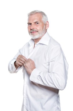 Komuta sizde portre gömlek tutturmak