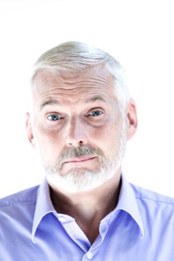 Komuta sizde portre güvensizlik somurtkan