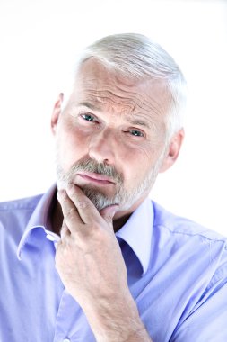 güvensizlik titredigini komuta sizde portre