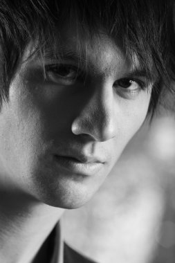 etkileyici genç adam