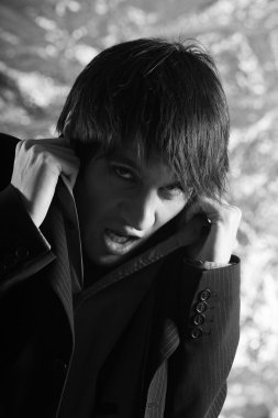 etkileyici genç adam