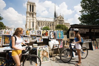 kadın ziyaret paris