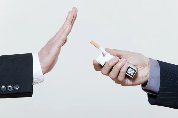 2 つの男性の手停止喫煙ジェスチャ — ストック写真