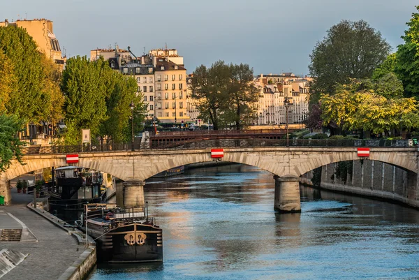 Waterfront paris şehir Fransa — Stok fotoğraf