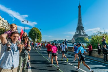 maraton Paris Fransa