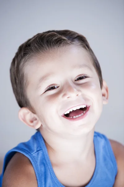 Okouzlující a expresivní dítě — Stock fotografie