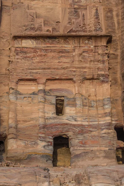 O túmulo de seda em nabatean cidade de petra jordan — Fotografia de Stock