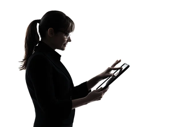 Zakelijke vrouw computer computing typen digitale tablet silhoue — Stockfoto