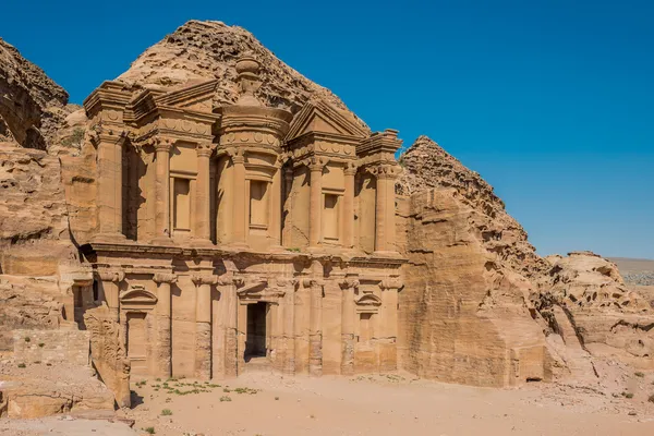 A kolostor (Al-Deir) nabateus város petra jordan — Stock Fotó