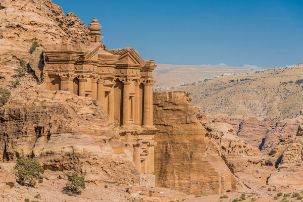 The Monastery (Al Deir) in nabatean city of petra jordan — Stock Photo, Image