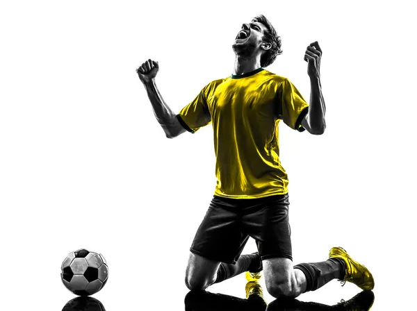 Futebol brasileiro jogador de futebol jovem felicidade alegria ajoelhado ma — Fotografia de Stock